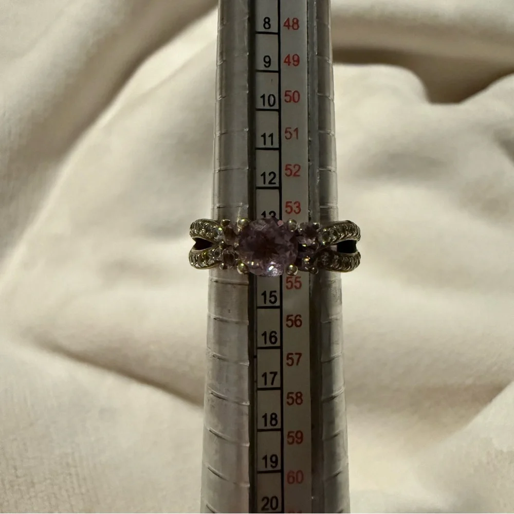 Elegant Purple and Gold Tone Women's Ring size 7